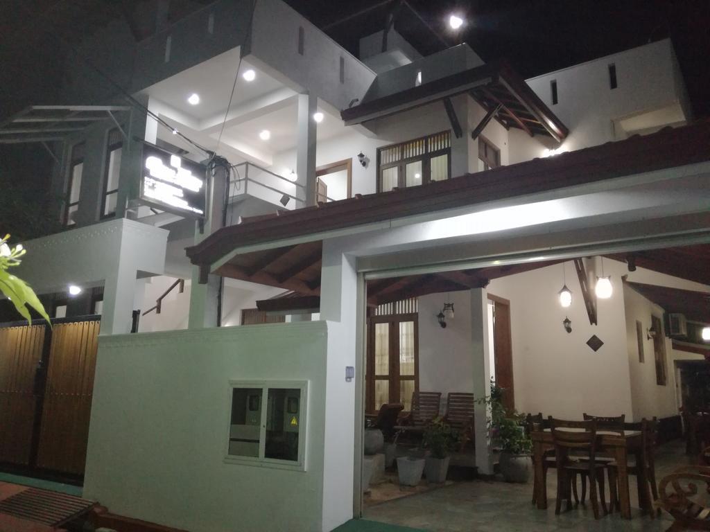 Bianco Terrace Hotel Negombo Exterior foto