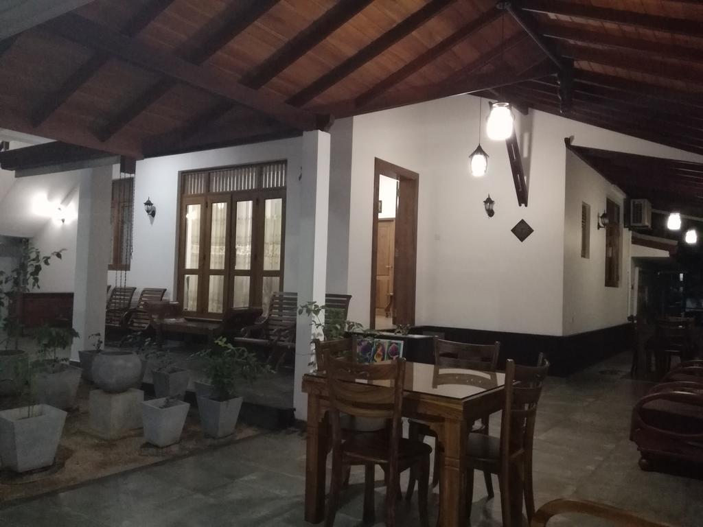 Bianco Terrace Hotel Negombo Exterior foto