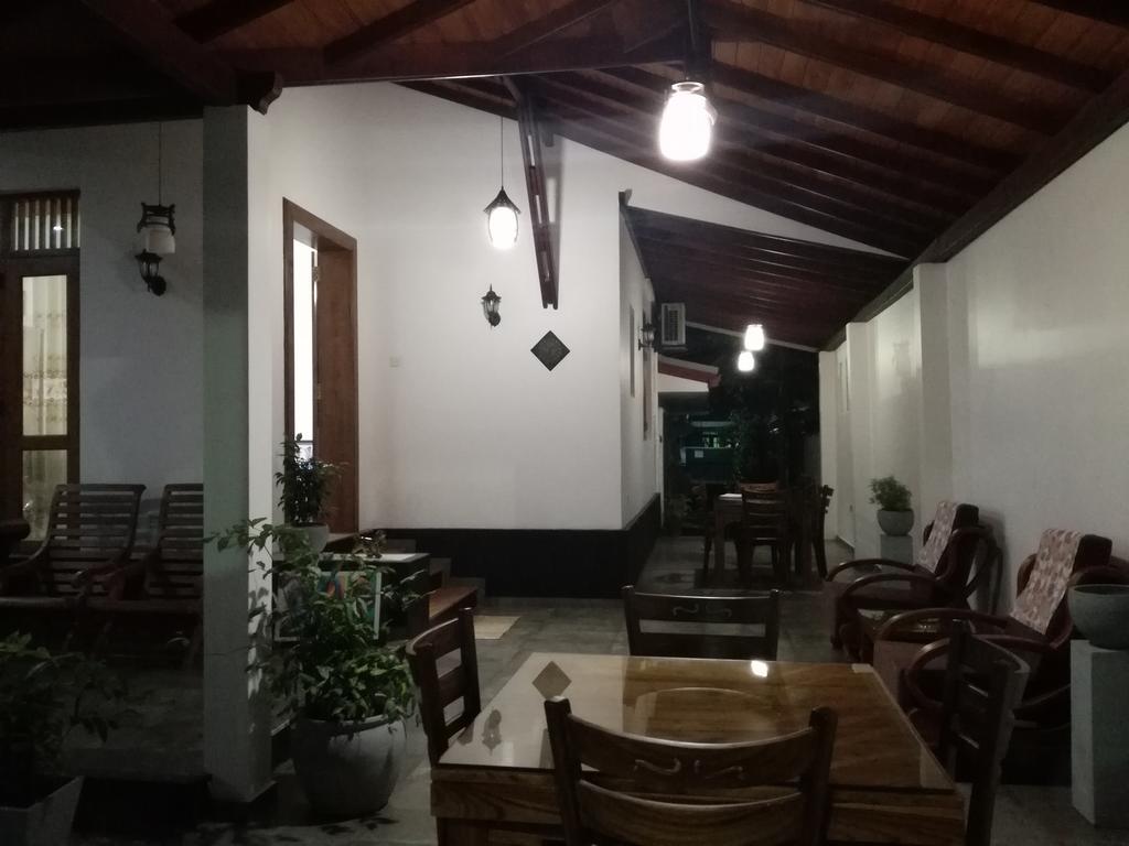Bianco Terrace Hotel Negombo Exterior foto
